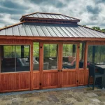 Gazébo en bois intimité avec fenêtres de polymère et portes double